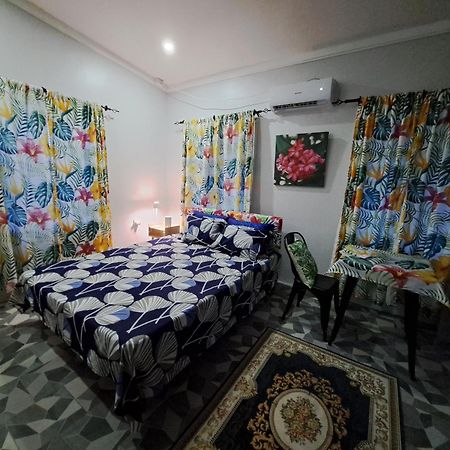 Tropical Almond Haven Bed and Breakfast Suva Exterior foto